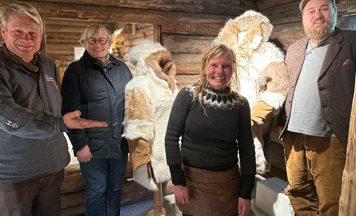 Sofie med sensorer og EF.jpg