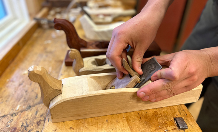 H&oslash;vler, m&oslash;belsnekker.jpg