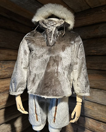 Anorak og nikkers i selskinn.jpg