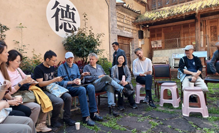 4. Fra møte med den lokale ledelsen i Yunlong.jpg